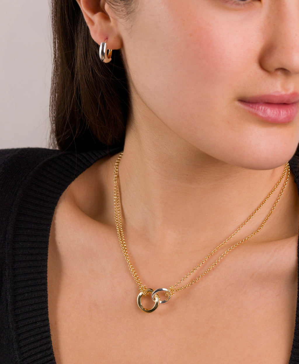 Interlocking Two-Tone Circle Necklace