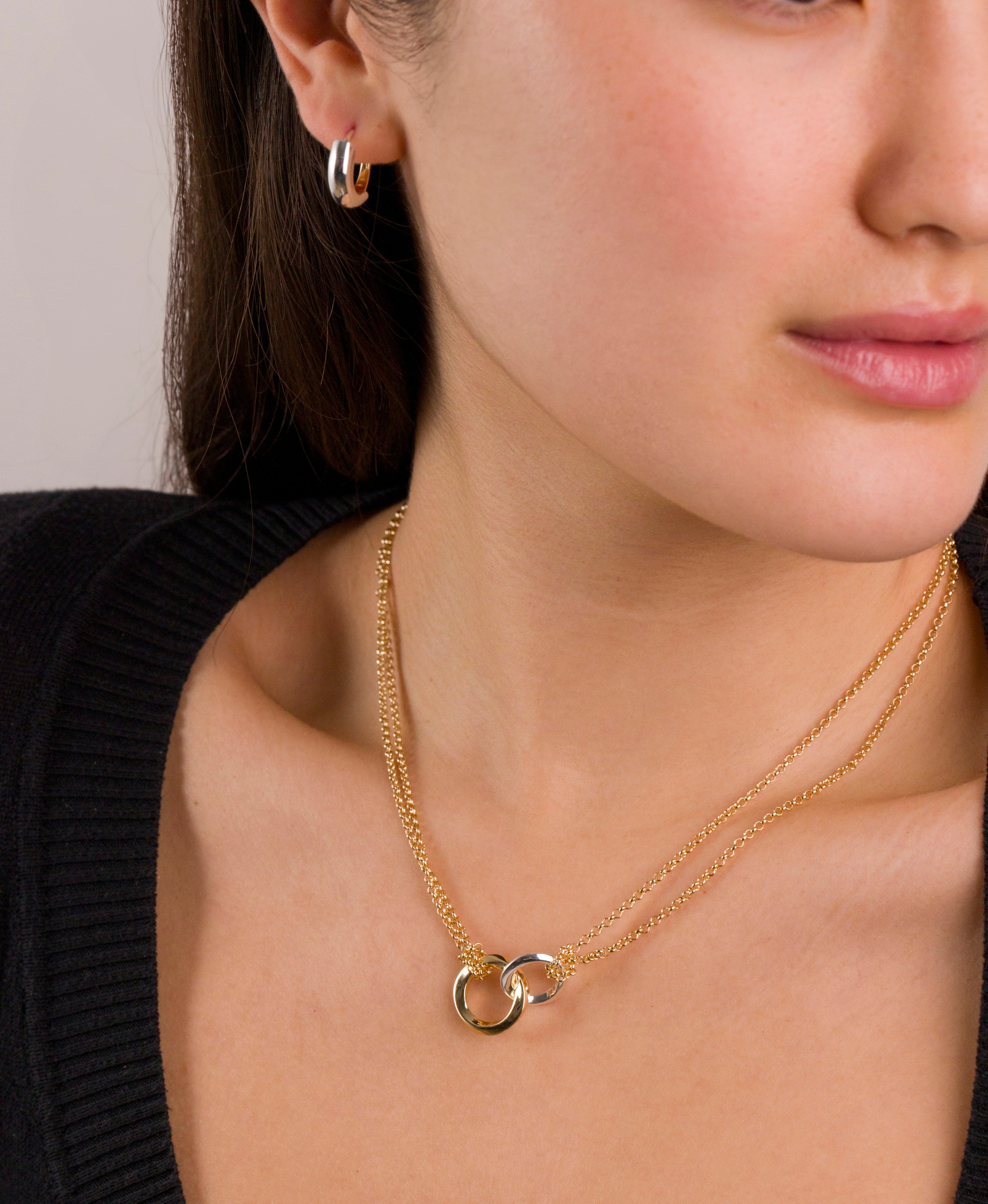 Interlocking Two-Tone Circle Necklace