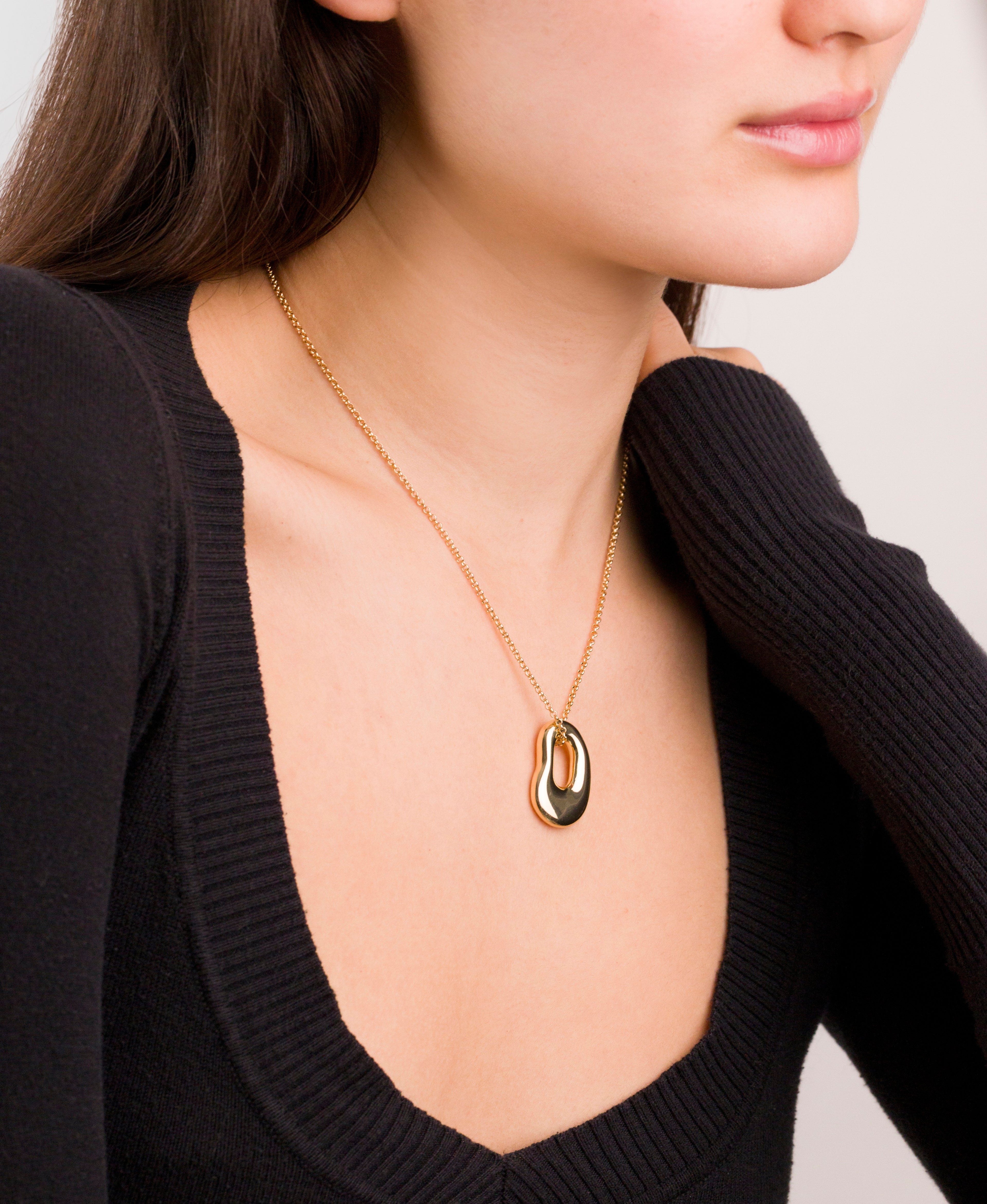 Sculpted Oval Pendant Necklace